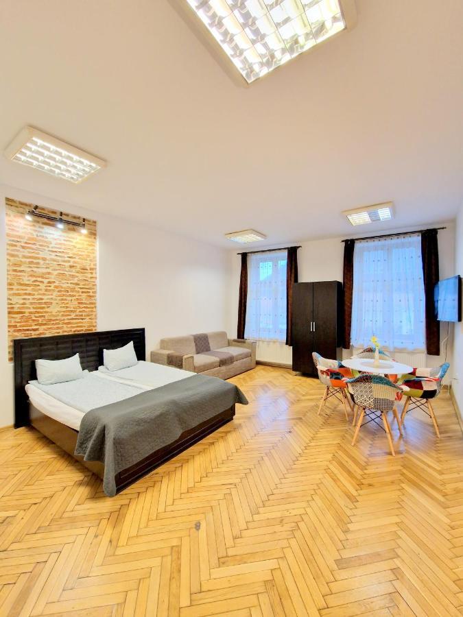 Key Apartments In Main Square Brașov Exterior foto